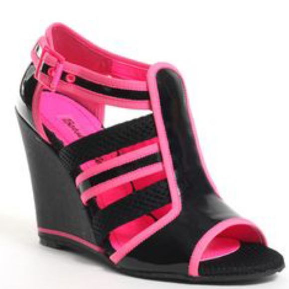 Betseyville Wedge Heels - Picture 1 of 3